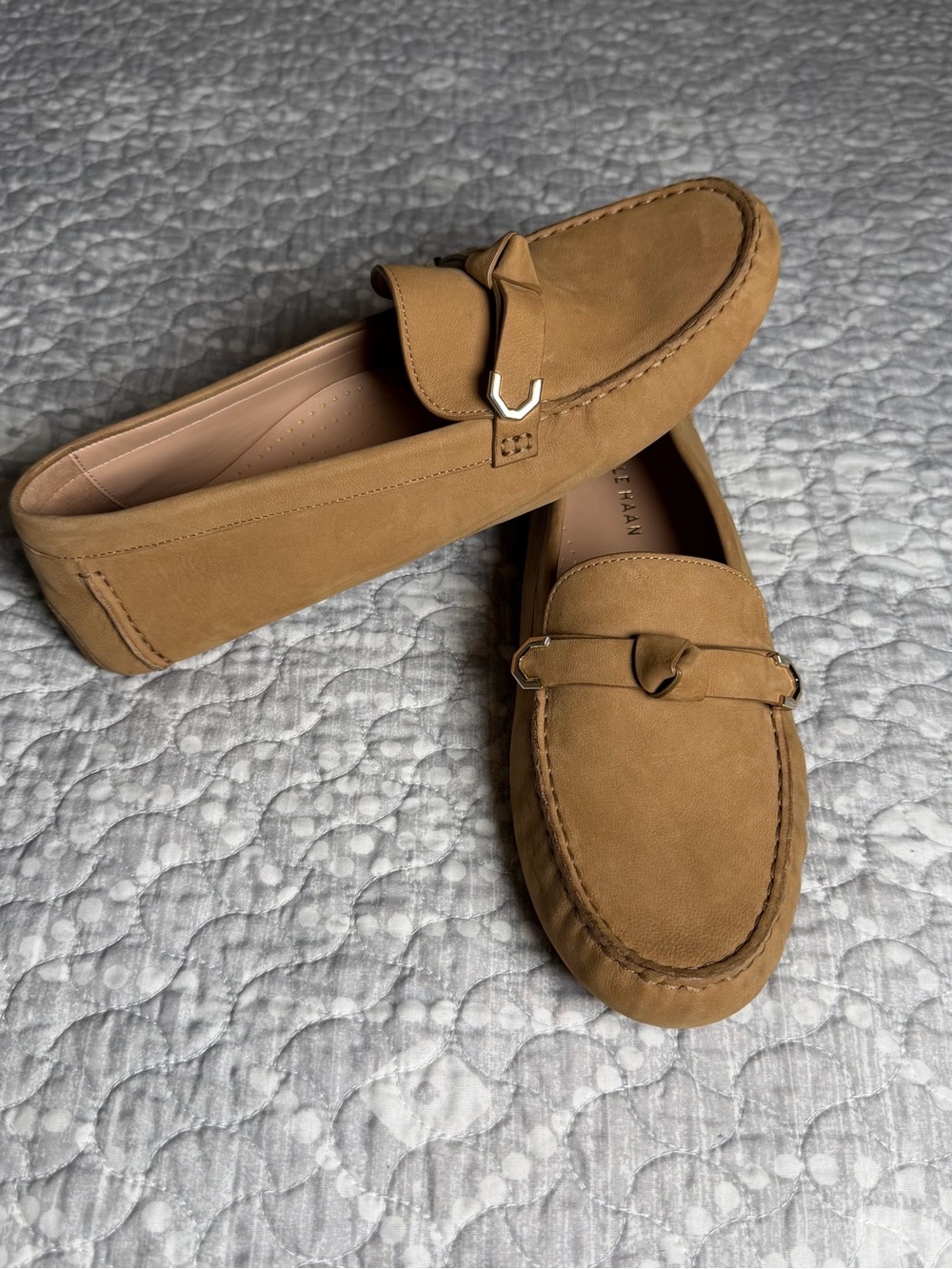 Cole Haan Women's Evelyn Bow Driver Brown Suede Loafers. Size 10.